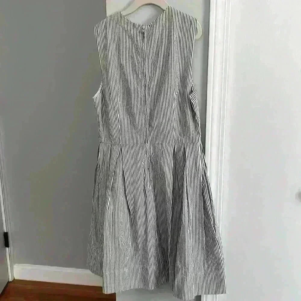 NWT Gap striped seersucker sleeveless a-line dress. - Picture 5 of 8